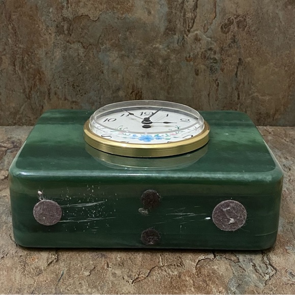 Vintage MCM Mid Century Modern Heavy Green Desk Clock - Picture 4 of 14